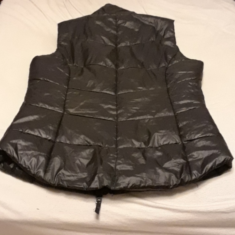 Vest - Picture 4 of 4